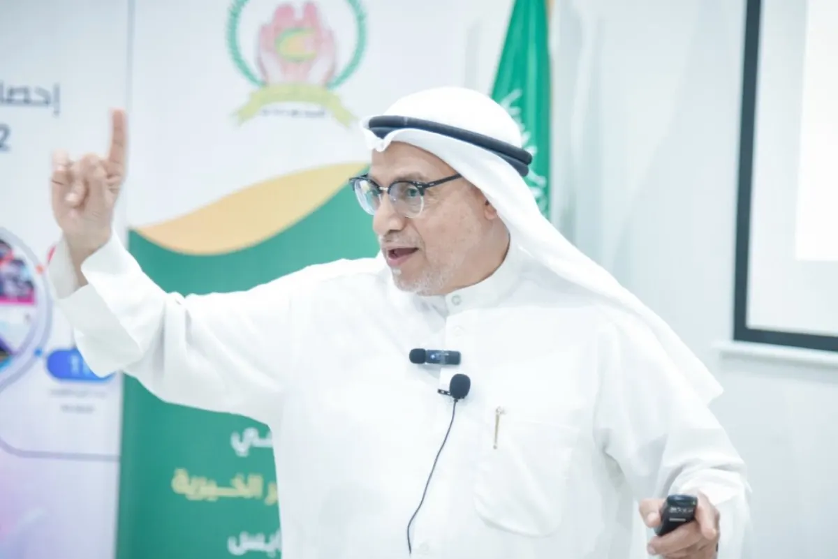 الأخصائي آل سعيد: جفاء الأبناء في الكبر «رد دين» لإهمالهم في الصغر