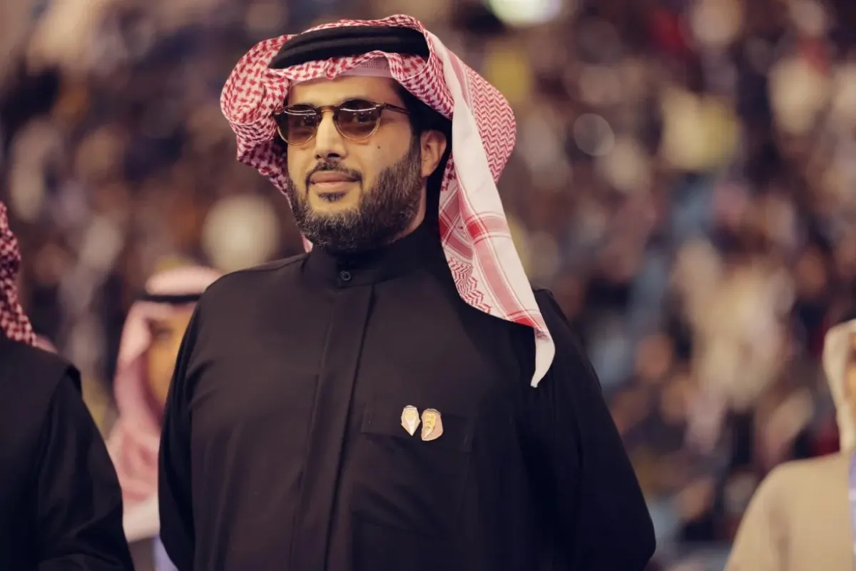 لفتة وفاء.. المستشار آل الشيخ يتفاعل مع فنان القطيف الذي أبرزته «جهات»