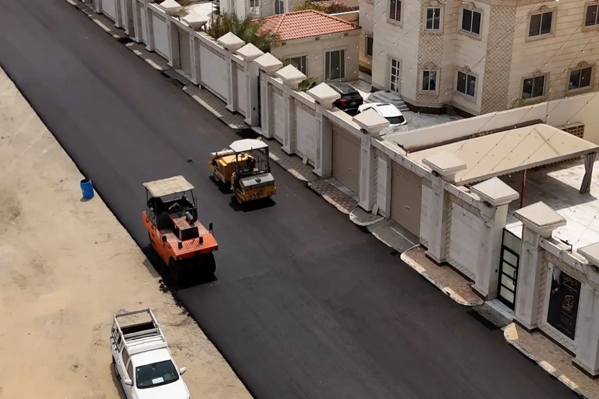 سفلتة وتشجير.. تطوير 13 حيًا بالقطيف بمساحة 552 ألف متر