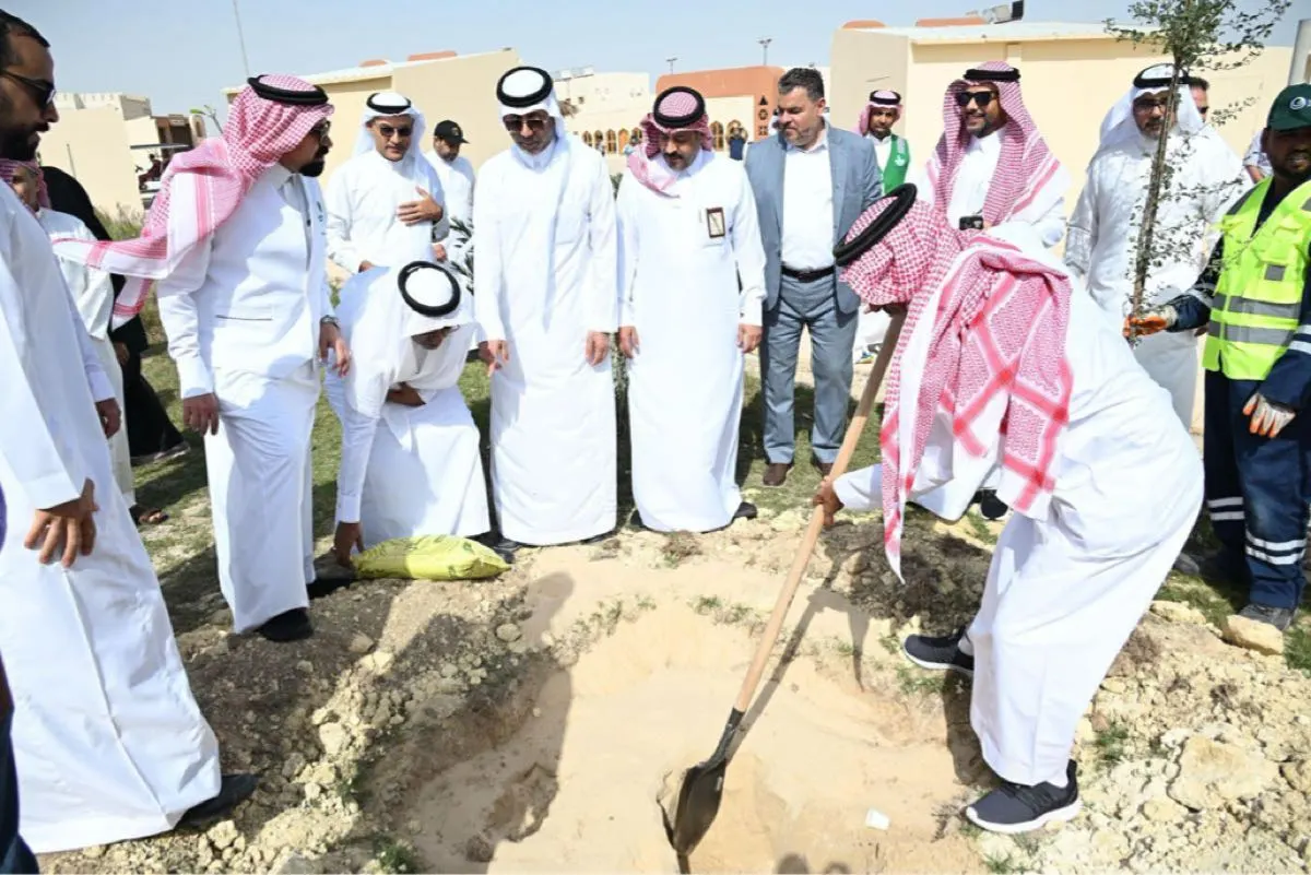 «يد تغرس..» 100 شتلة بـ «الرامس» دعماً لـ «السعودية الخضراء»