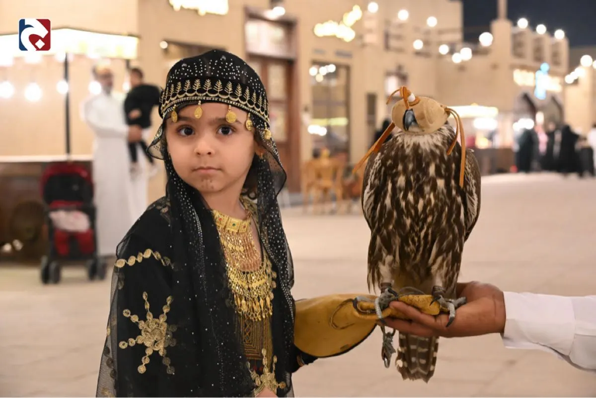 الصقارة وبرامج تنموية: مشاركة استثنائية لـ «أم الساهك» بيوم التأسيس بالعوامية