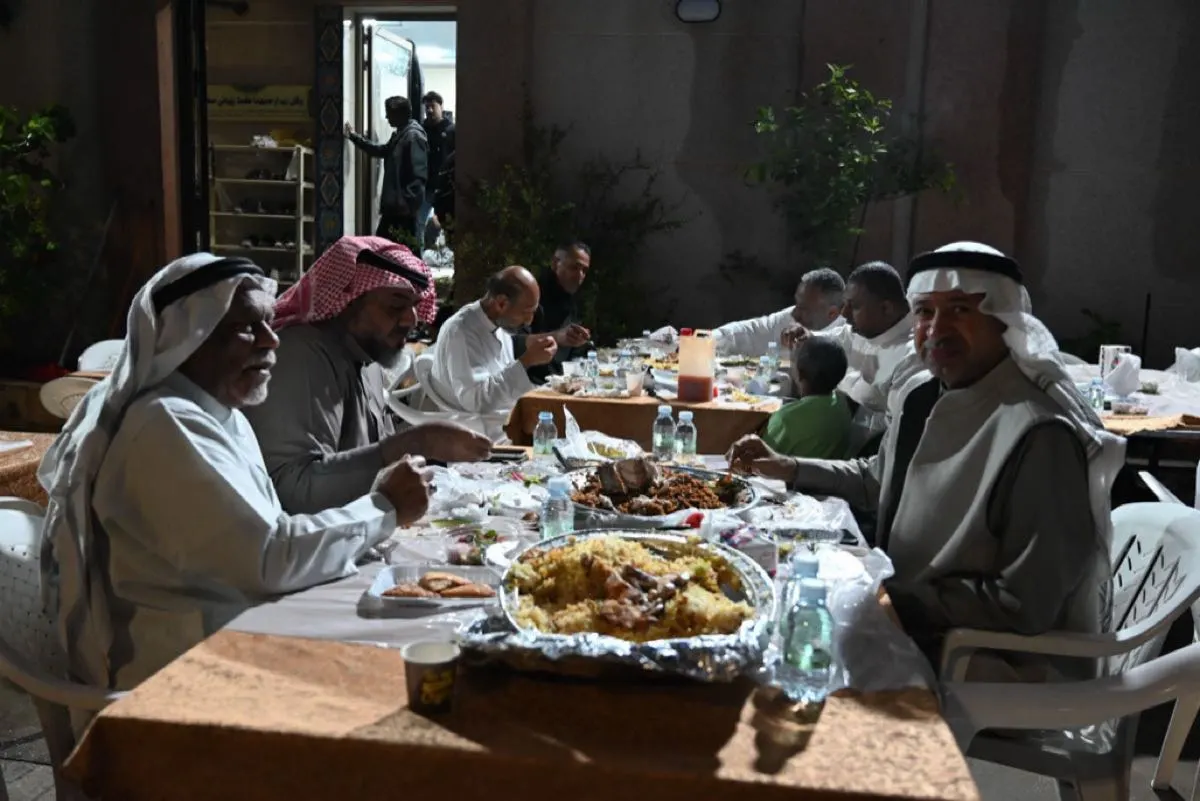 100 صائم في إفطار القطيف السنوي لتكريم مجهزي الموتى