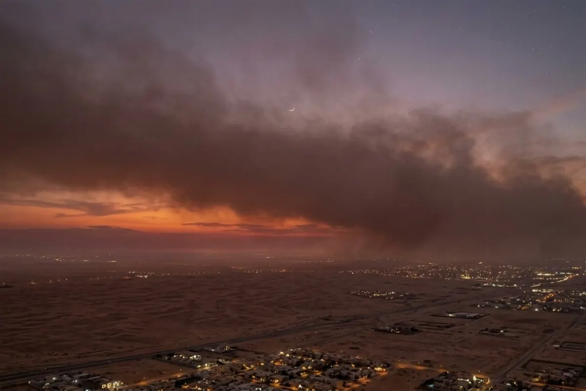 تقلبات جوية وغبار يهددان رؤية هلال شوال في سماء المملكة