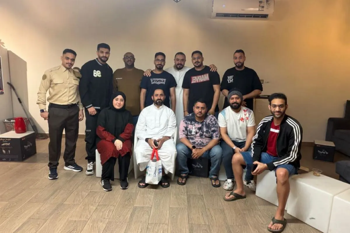 بأزياء قطيفية فرقة «الريبليون» تنقل «حارسة المسرح» لثلاث مناطق سعودية
