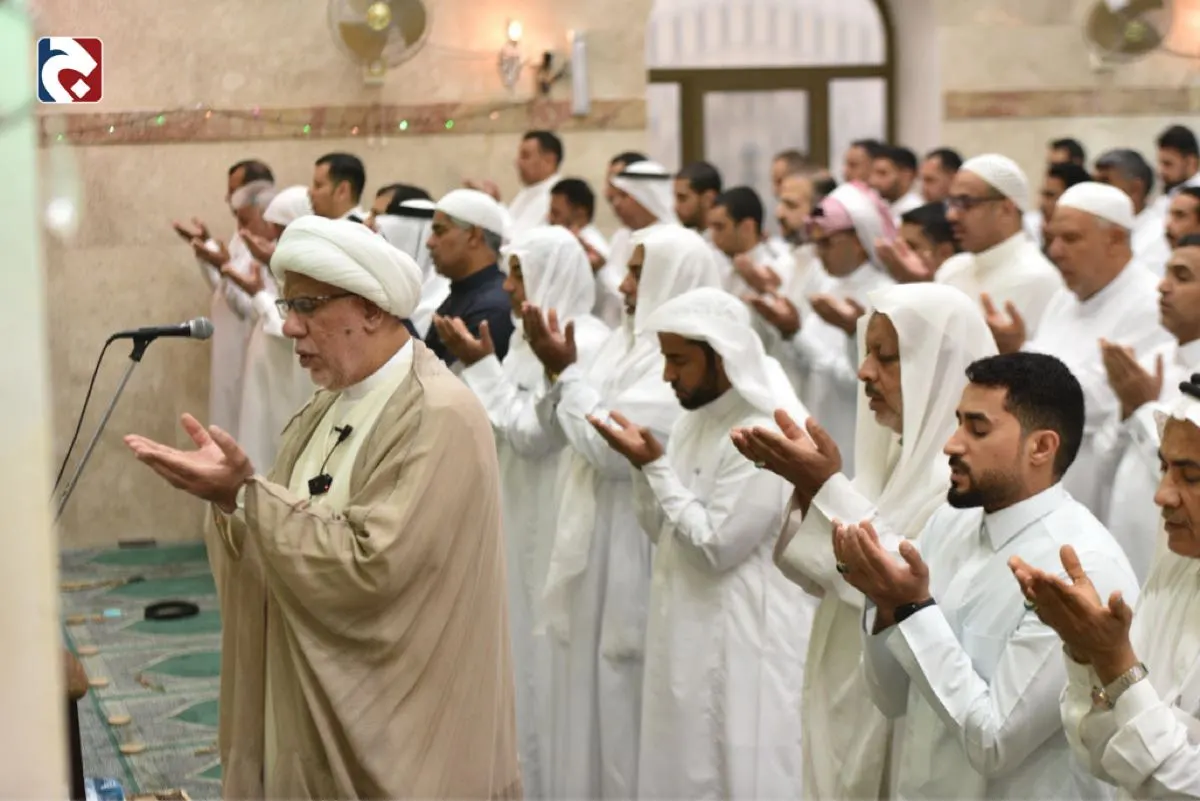 صبيحة العيد.. توافد كثيف لأداء الصلاة وتبادل التهاني بمساجد القطيف