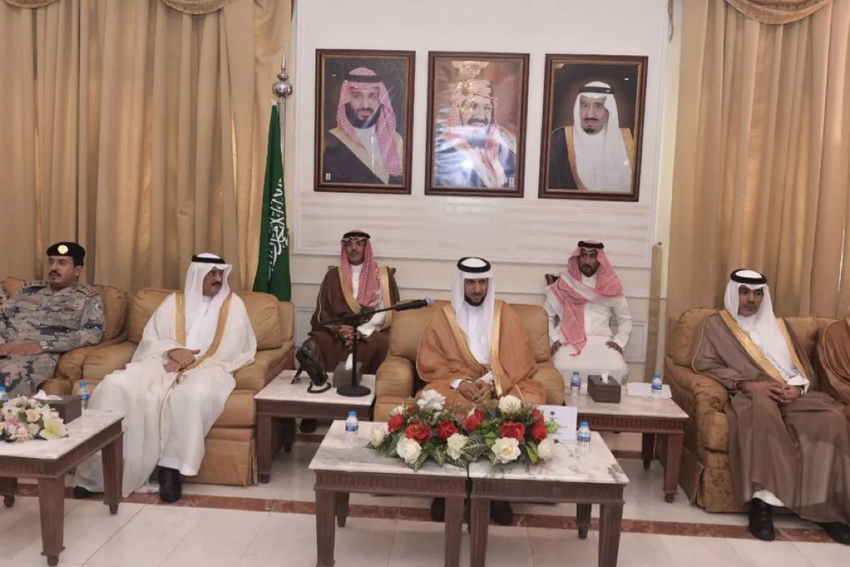 «القطيف» تحتفل وتجدد الولاء.. السيف يستقبل المهنئين بعيد الفطر