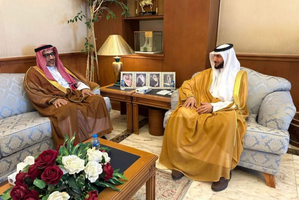 السيف والبدر يستعرضان مبادرات تعزيز جودة الحياة في دارين وتاروت