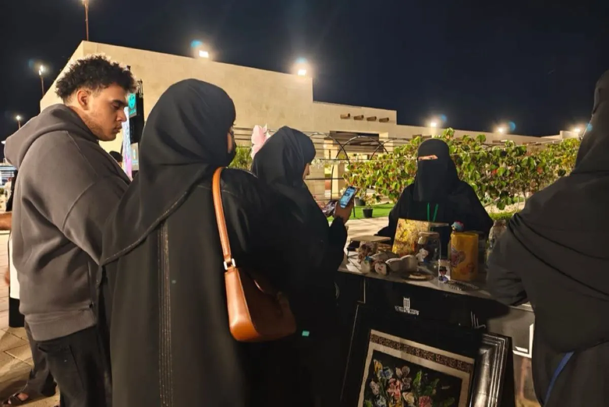 60 ركناً وابتكارات بيئية.. مهرجان ”النباتات“ يحوّل المخلفات إلى لوحات جمالية في العوامية