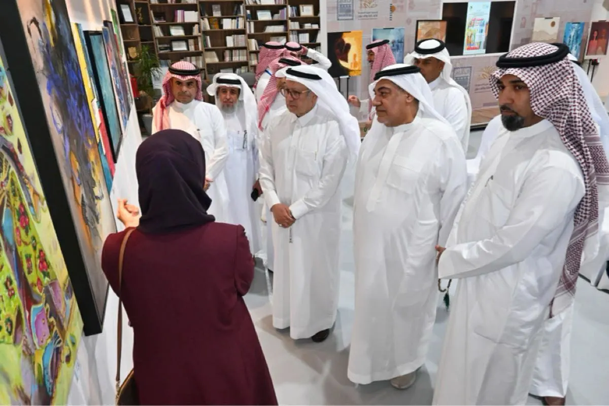 تمرد الألوان.. 42 عملاً تجريدياً تكسر قيود الواقع بالدمام