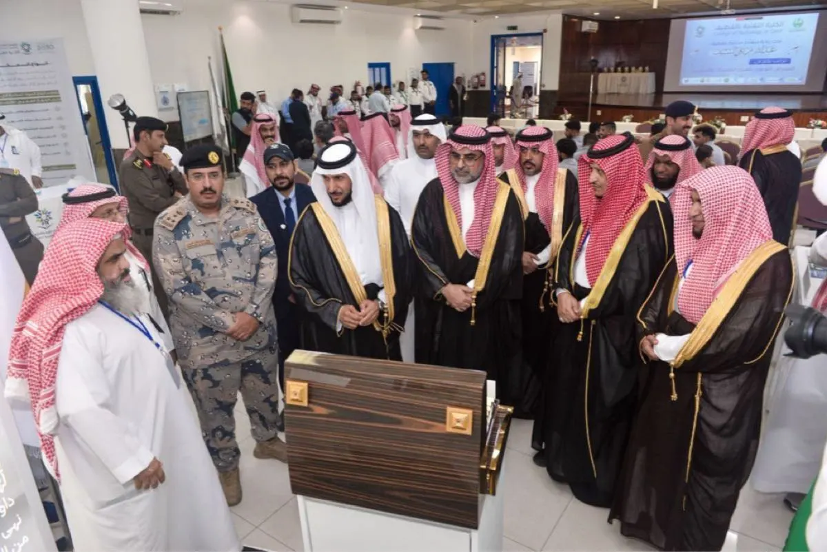 محافظ القطيف يفتتح معرضاً توعوياً للتحصين ضد المخدرات