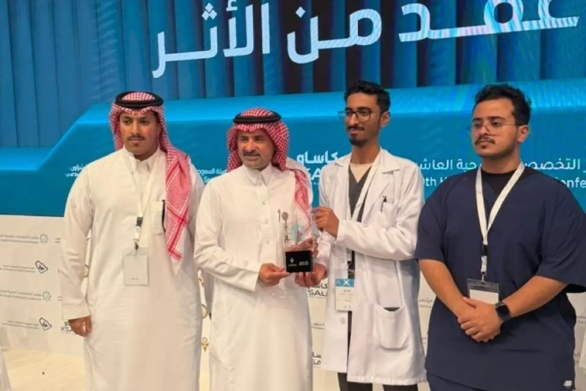 «آل غنام» يوظف «الواقع الافتراضي» لتخفيف آلام خشونة الركبة