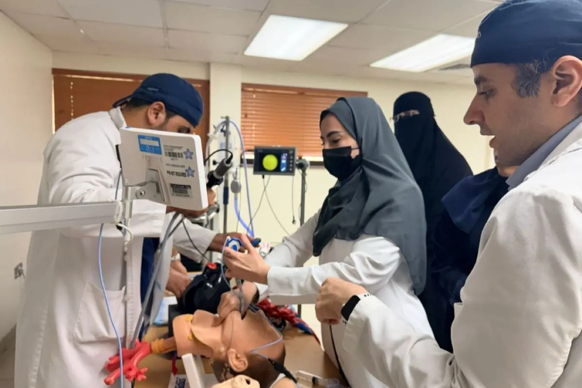 كيف يواجه أطباء الطوارئ بالشرقية صعوبات انسداد مجرى الهواء؟
