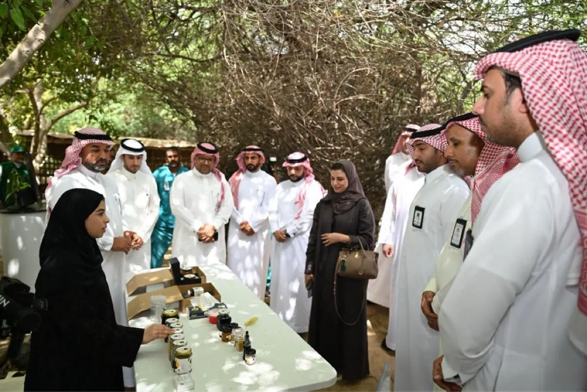 عسل المانجروف والزراعة المائية.. تقنيات القطيف تخطف أنظار قيادات الشرقية