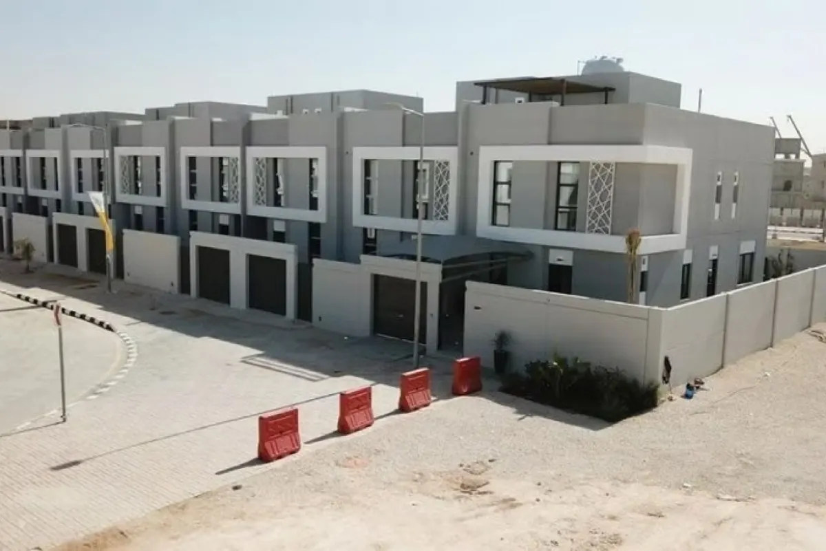 عقوبات وإيقاف رخص.. 10 سنوات ضماناً إلزامياً لعيوب المباني
