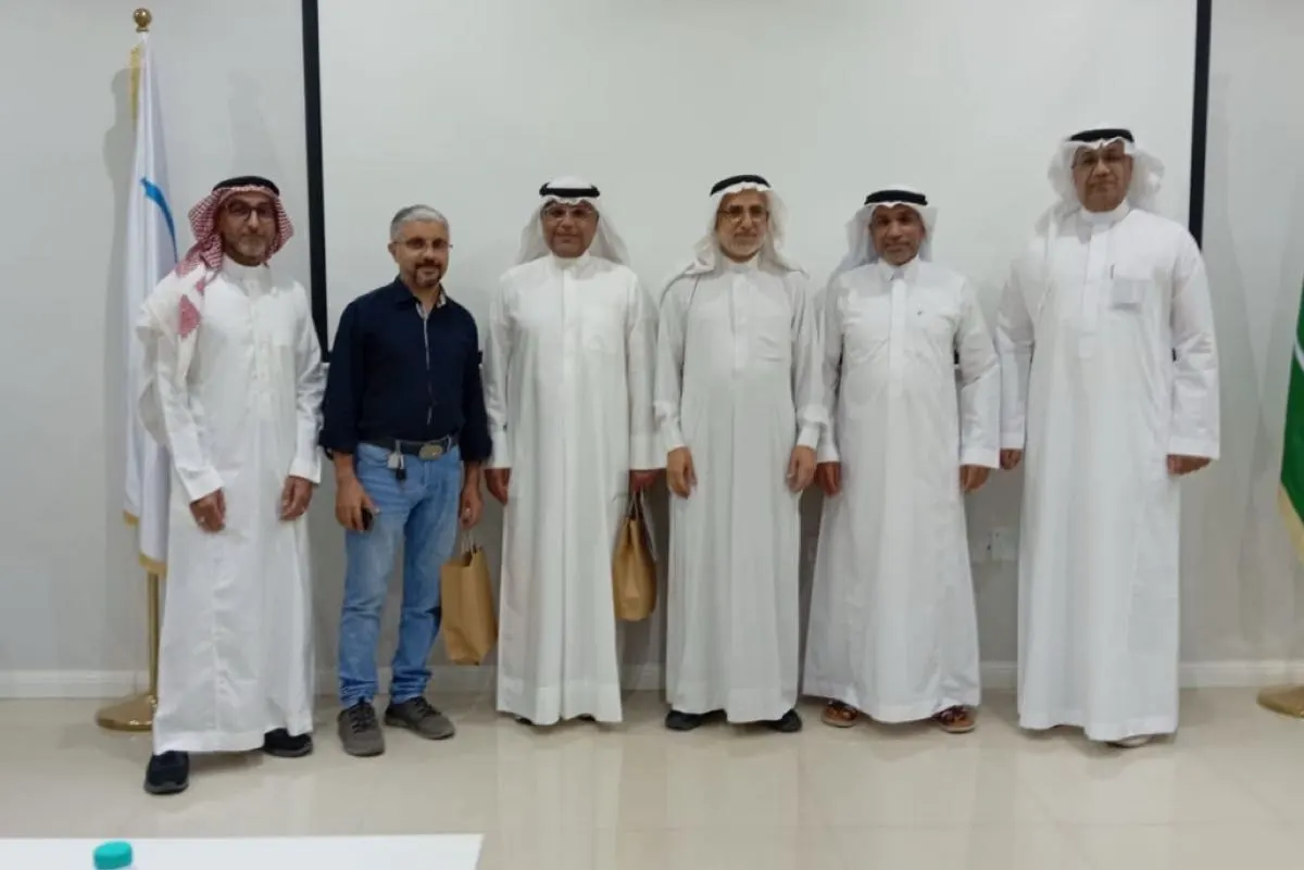 مختصون بسنابس: ضعف التواصل يقود الأزواج إلى التباعد والطلاق