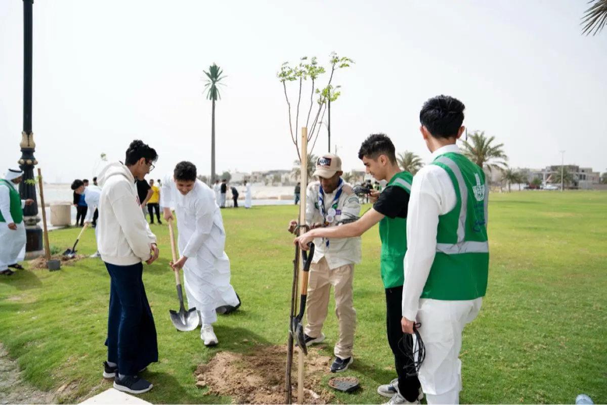بمشاركة الأهالي.. زراعة 5600 شجرة بالقطيف