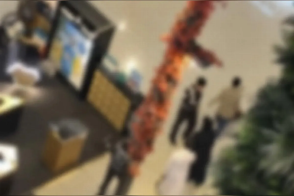 سيدة تحطم محل عطور داخل مول.. و«الموارد البشرية»: باشرنا الواقعة ميدانياً