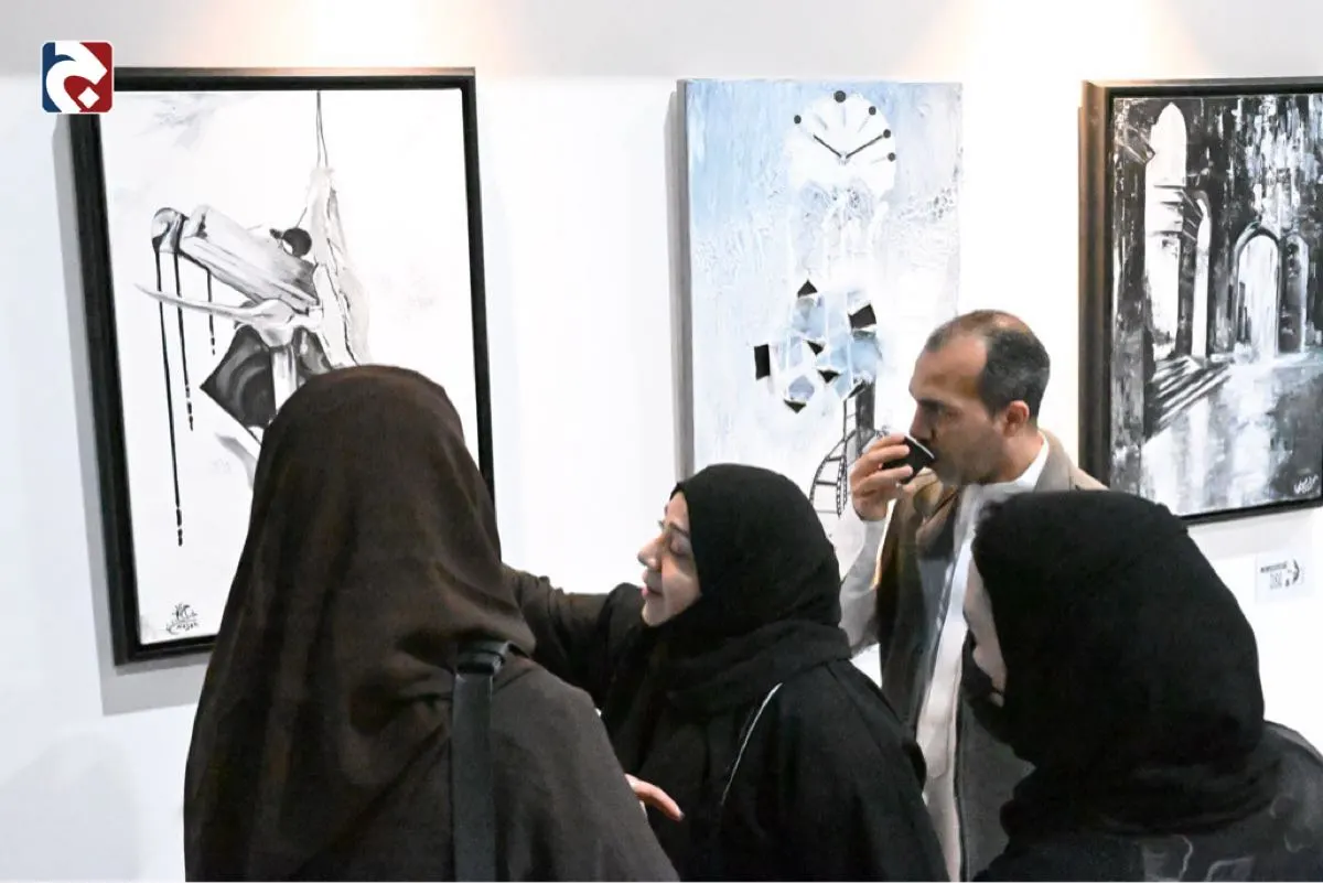 فنانون يكشفون رؤاهم وتقنياتهم البصرية في «أبيض وأسود 5»