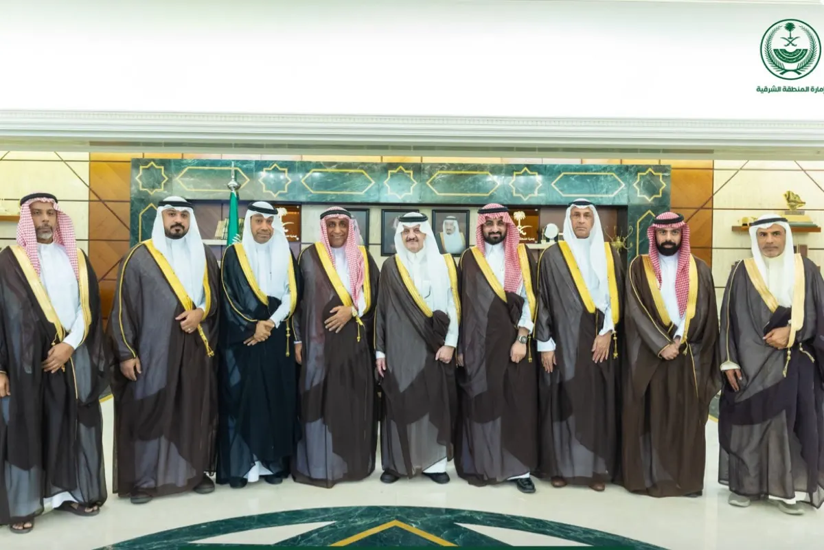 أمير الشرقية ونائبه يطلعان على الاستراتيجية الرباعية لجمعية تاروت الخيرية
