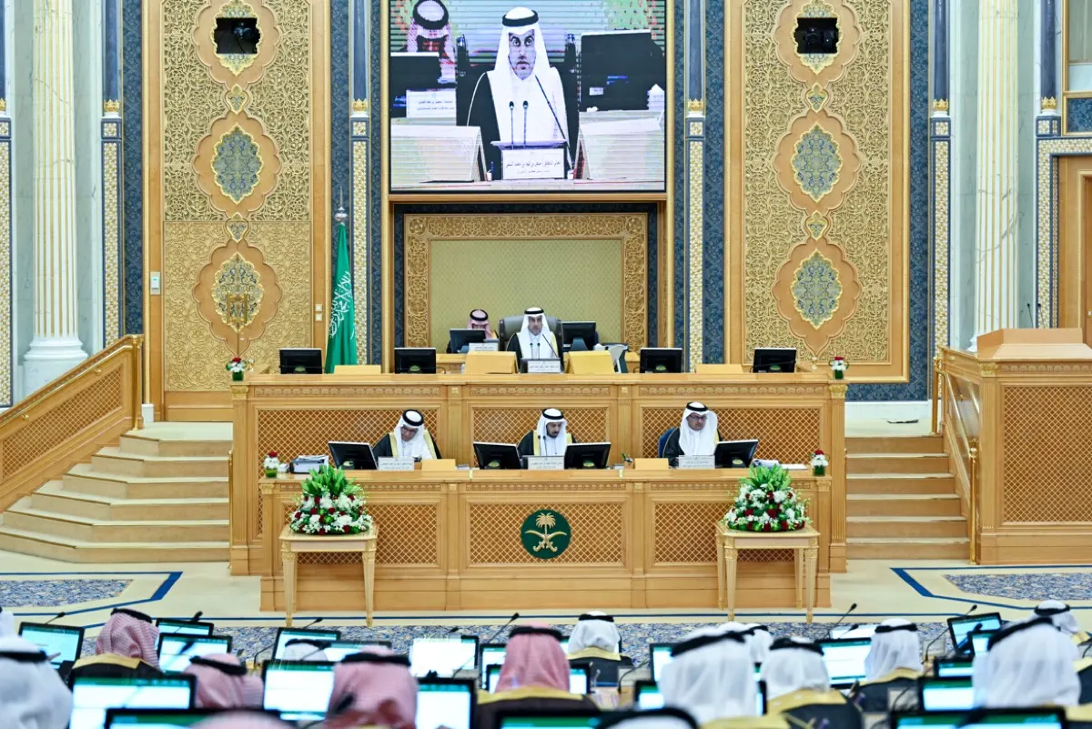 الشورى يطالب بتعديل أسعار تأمين المركبات