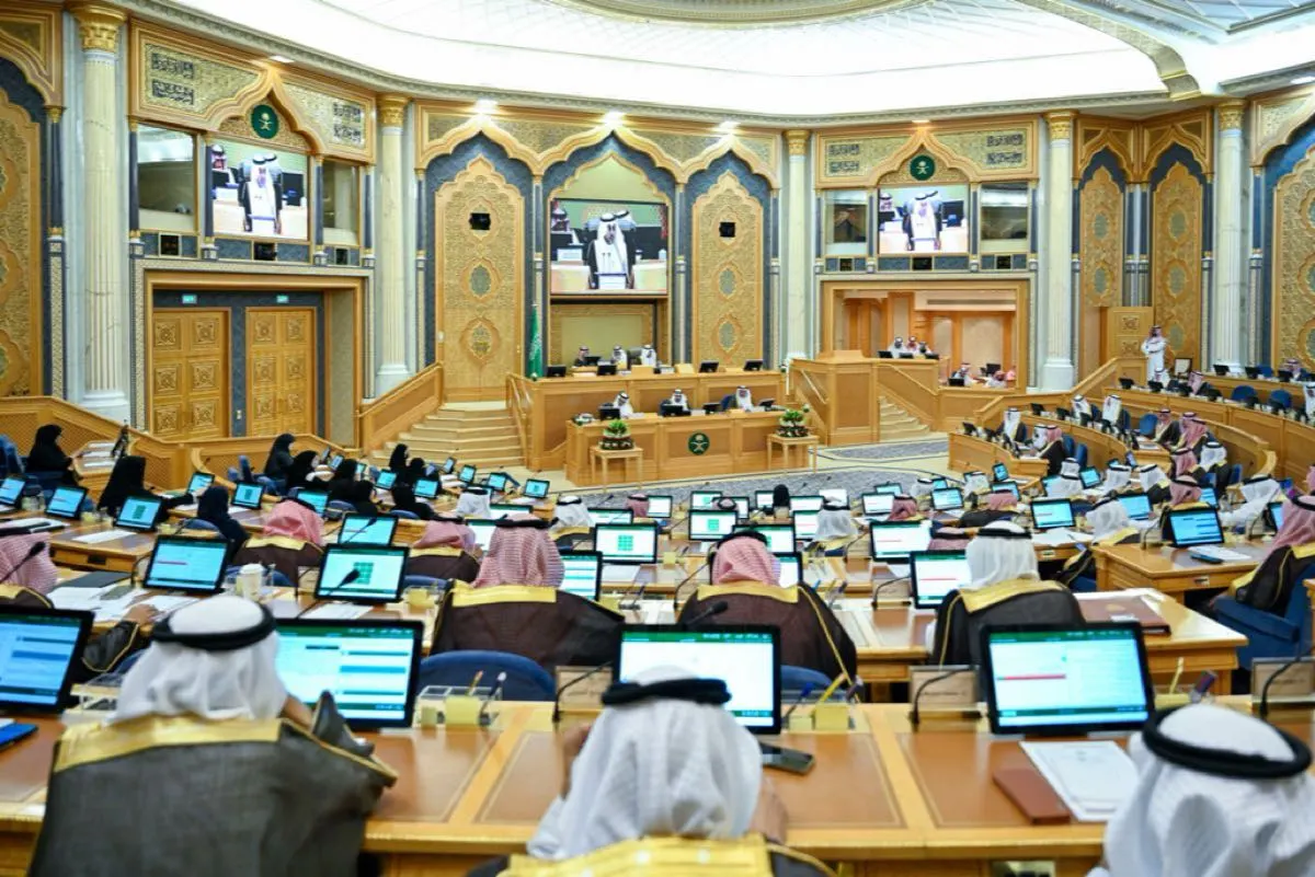 «الشورى» يطالب بتقييد استخدام منصات التواصل لمن دون 16 عاماً