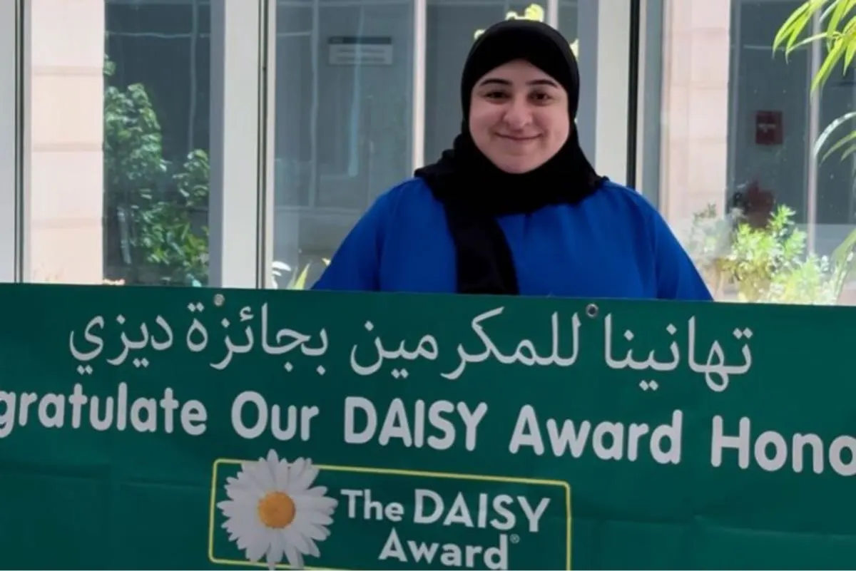 الجبيل.. أخصائية التمريض عقيلة الزاهر تنال جائزة «ديزي أوورد» العالمية