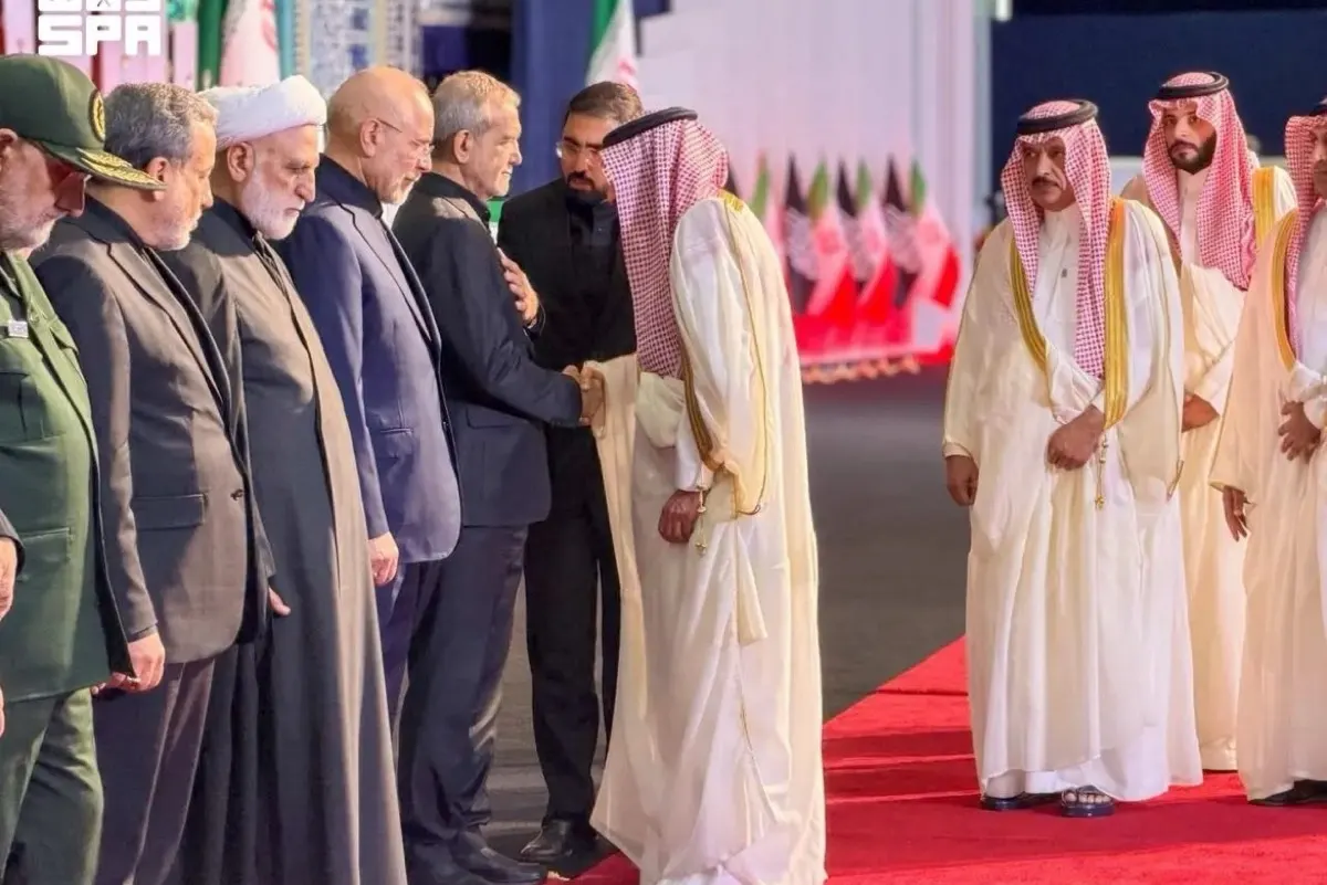 القيادة السعودية تعزي الرئيس الإيراني في وفاة المرشد الأعلى السابق