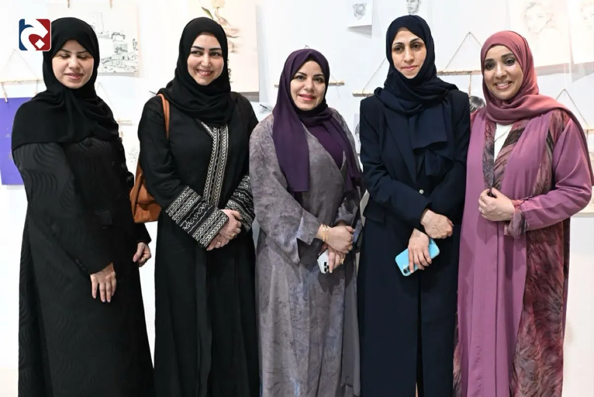 40 فناناً يوثقون مراحل ولادة الأفكار بمعرض «الاسكتش» في الدمام