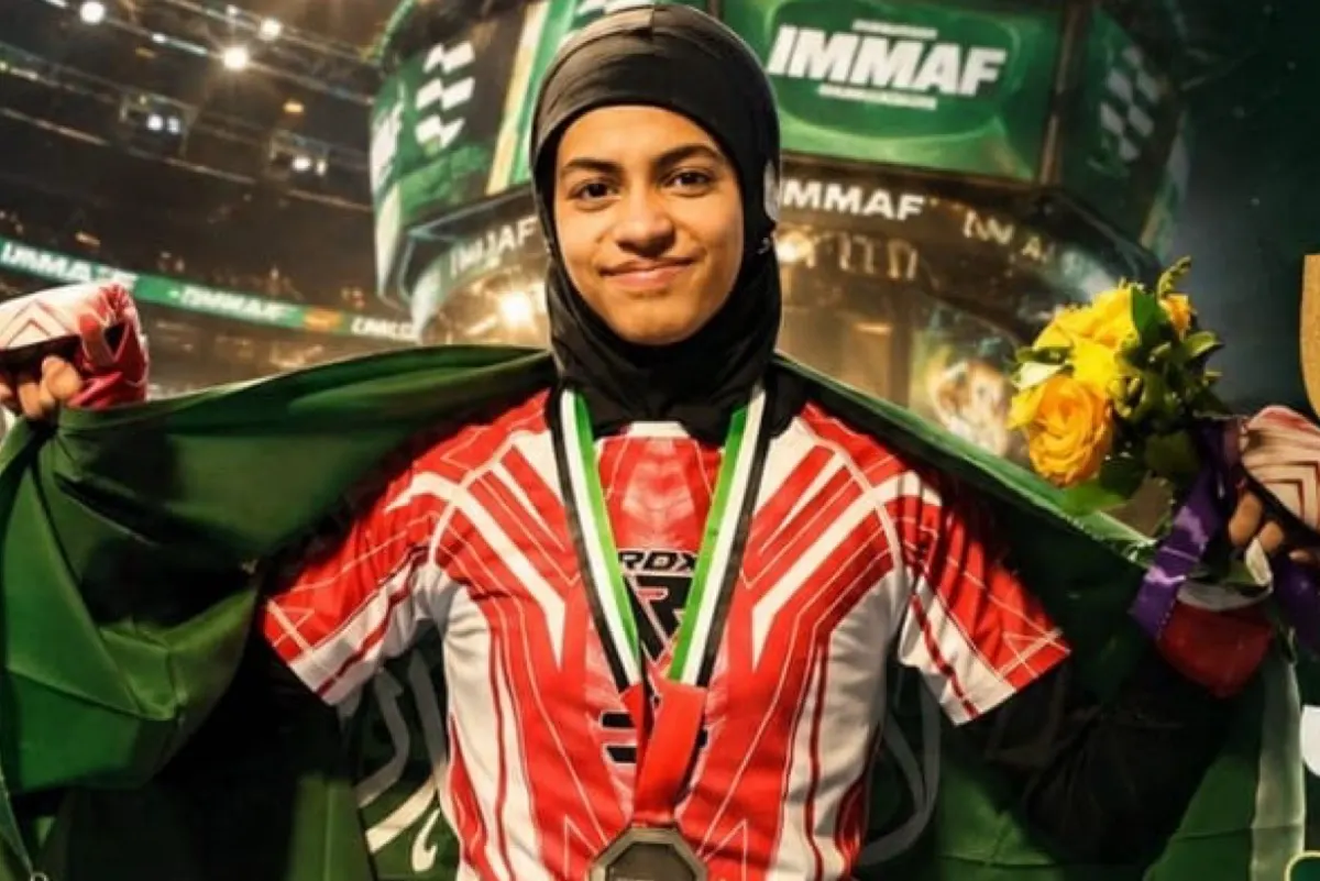 زينب القلاف تحصد فضية بطولة العالم للفنون القتالية بأبوظبي
