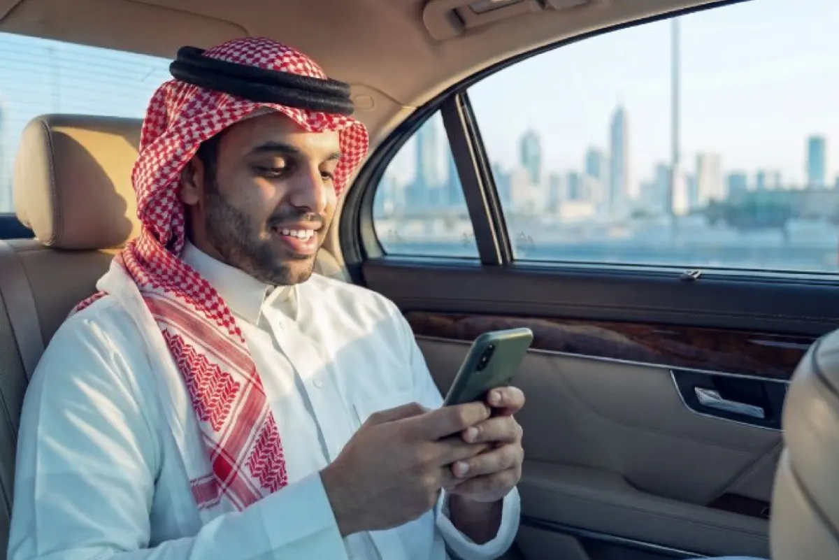 أسعار استغلالية ومركبات غير آمنة.. النقل تحذر من الناقل المخالف
