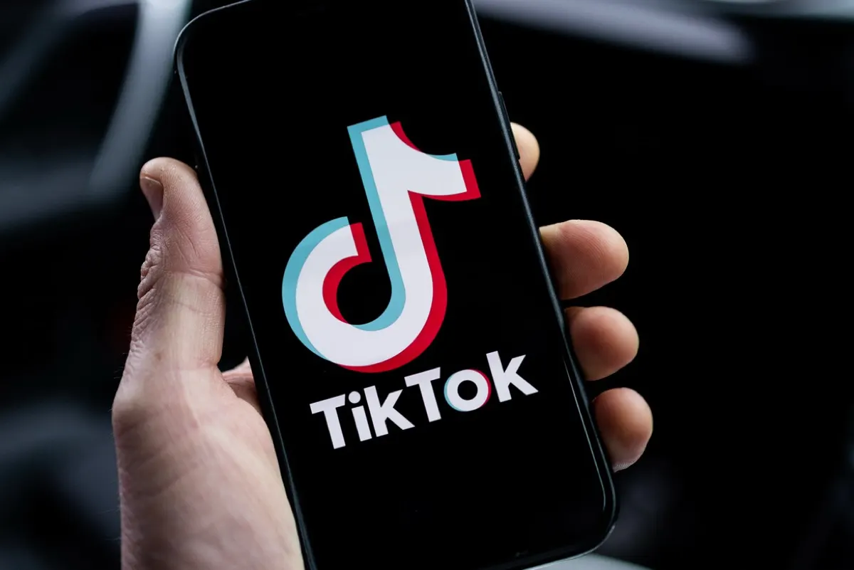 ميتا تحظر إعلانات TikTok على فيسبوك وإنستغرام في 7 دول