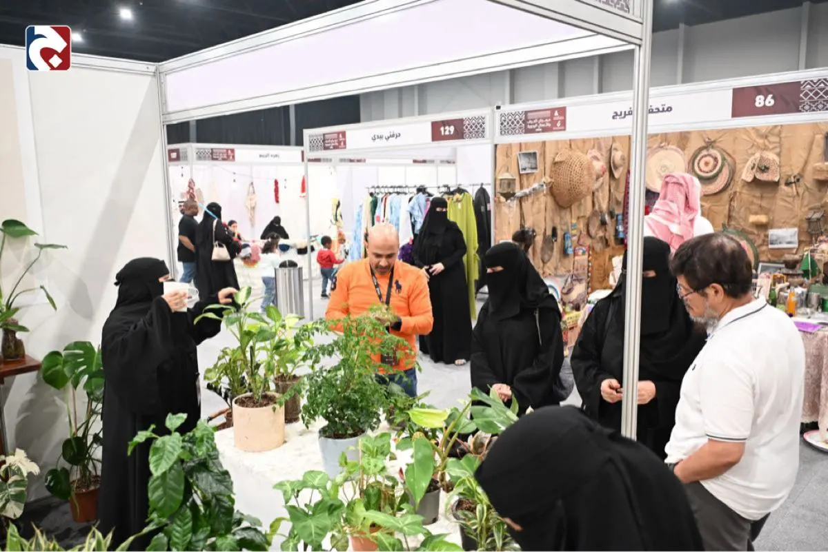 آل سيف والعبدالعال.. زوجان يقدمان استشارات زراعية ويعالجان النباتات بـ ”صنعتي“