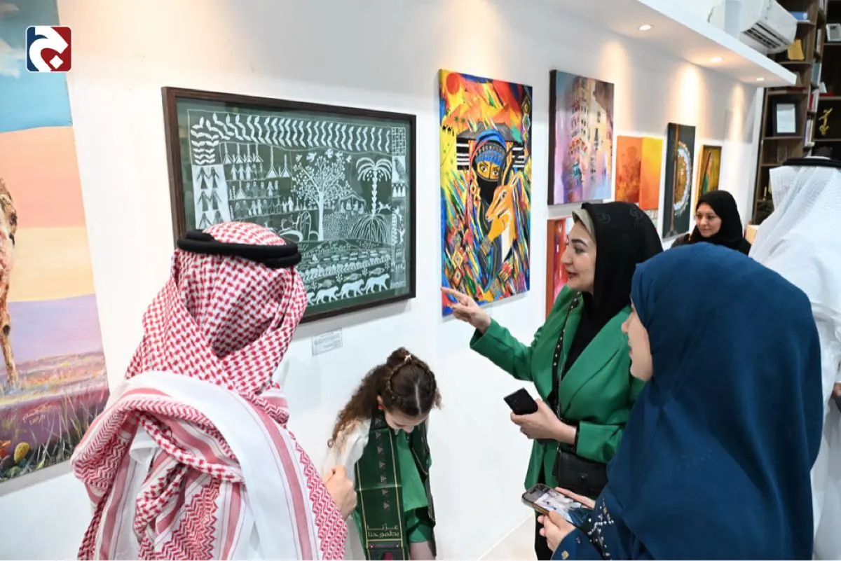 «طبعنا عز».. 30 فنان يستلهمون الهوية السعودية في معرض بالدمام