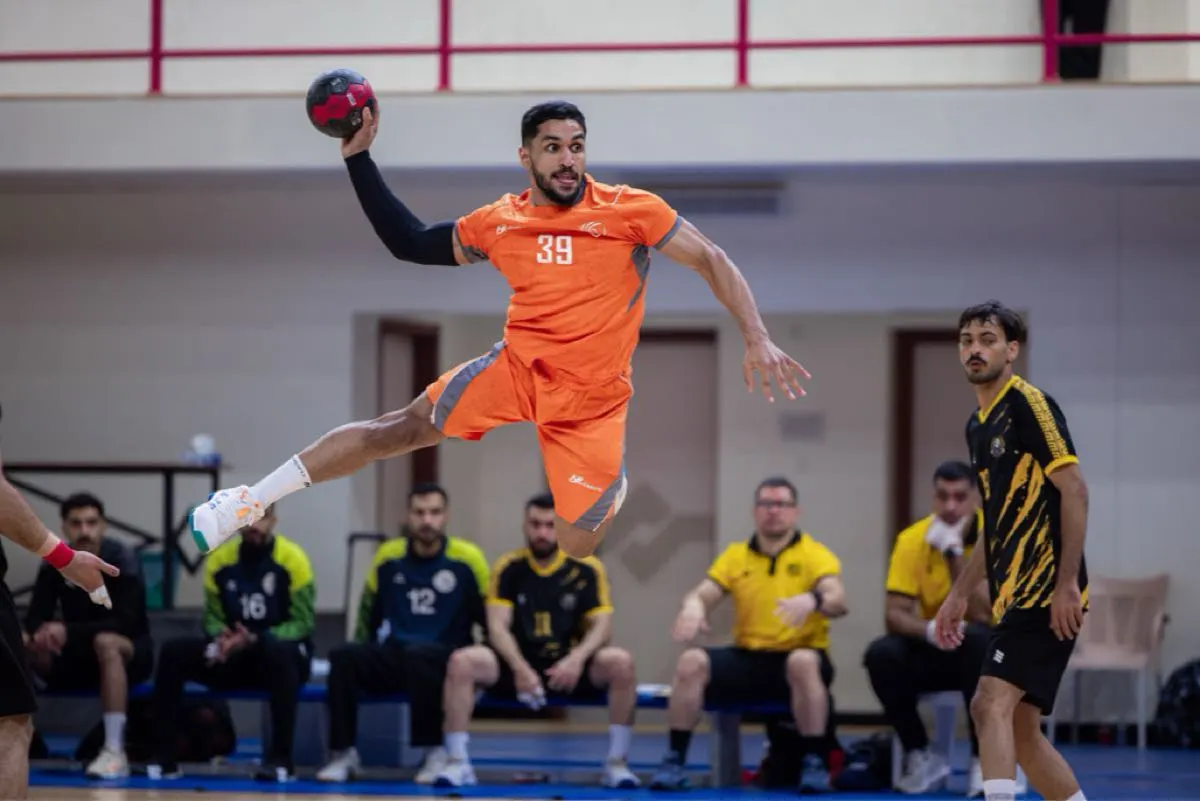 النور ومضر يعتليان قمة دوري اليد.. و 4 فرق تلاحقهما بنقطتين