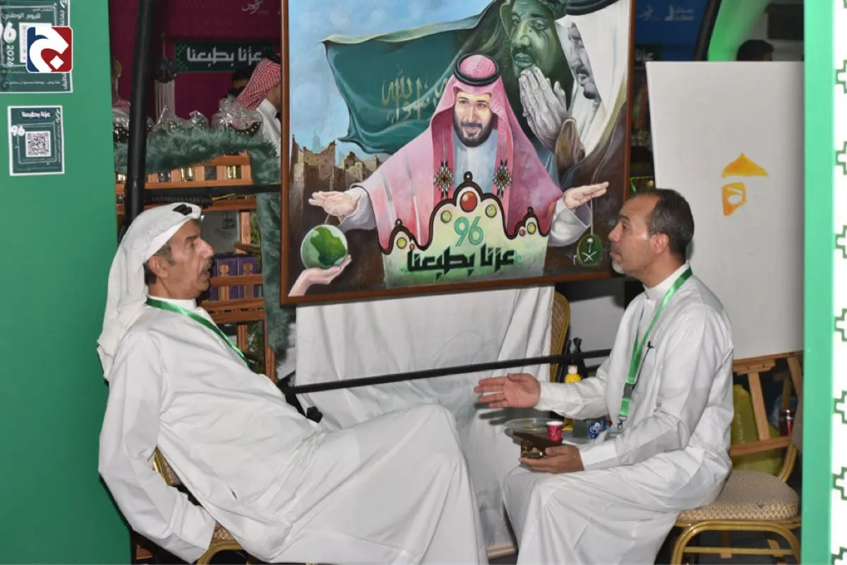 لوحة فنية تجسد مؤسس المملكة والملك سلمان وولي العهد في «الرامس»