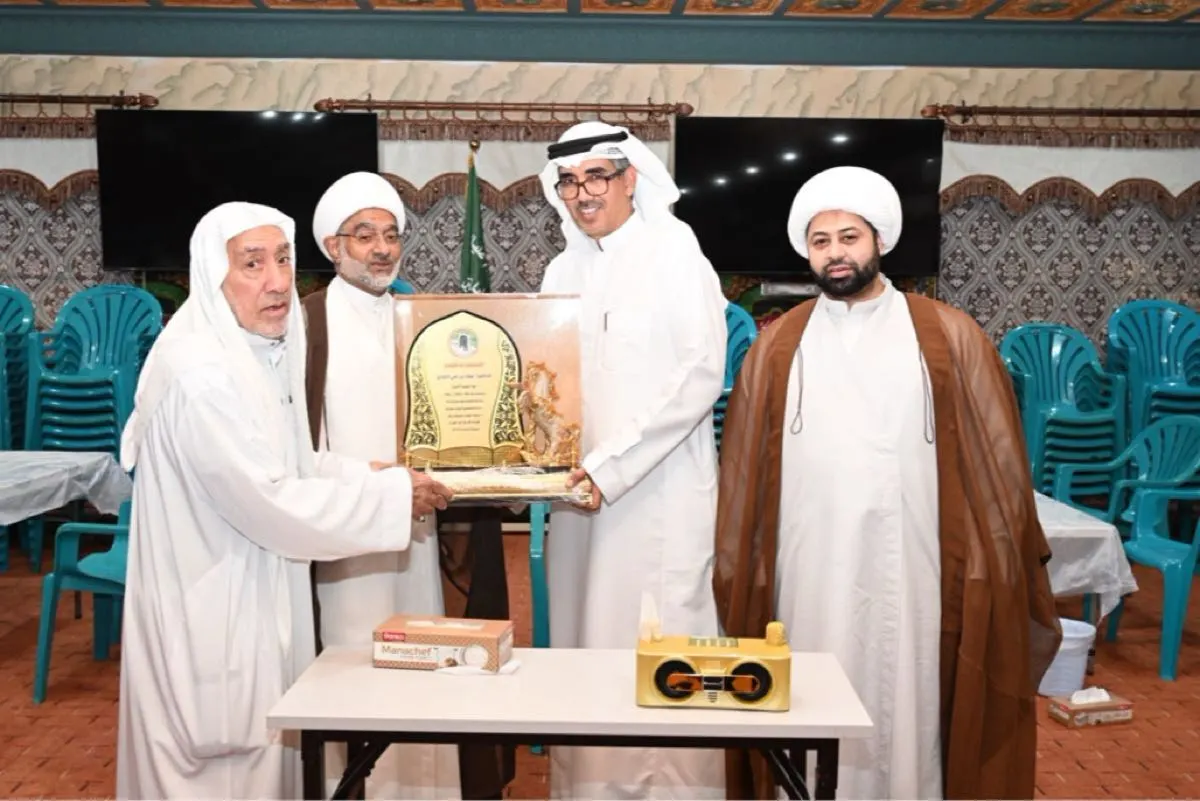 بالصور.. سنابس تكرم الدكتور الكواي تقديراً لمسيرته الطبية وإنسانيته مع المرضى