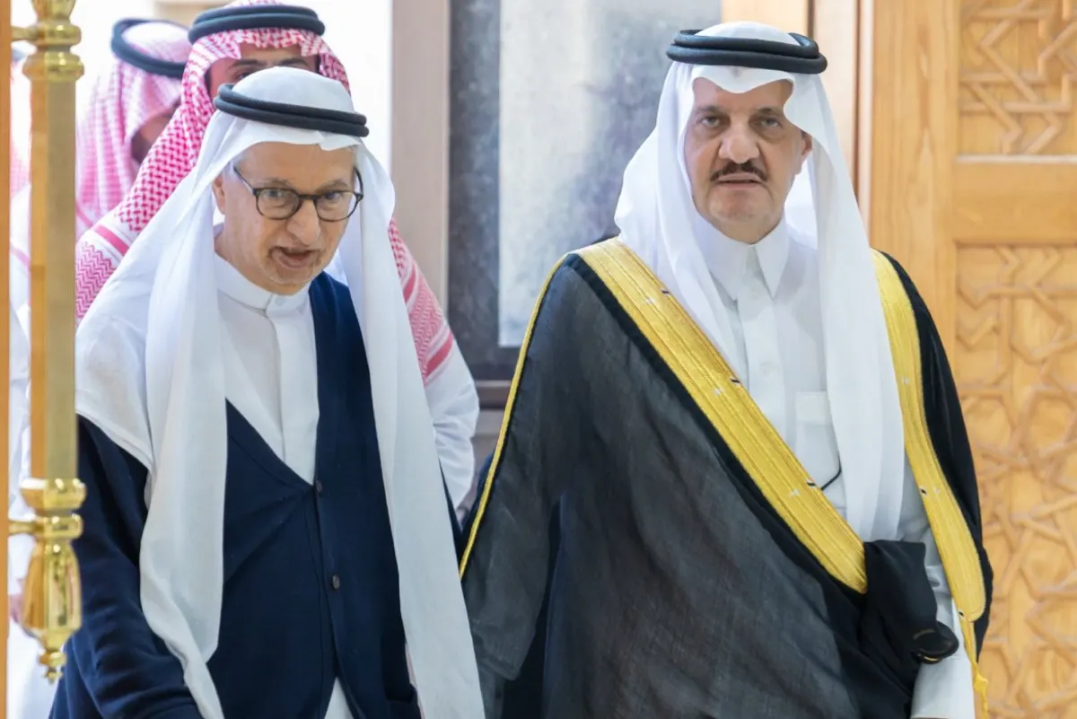 أمير الشرقية يقدم التعازي لأسرة الجشي بوفاة حرم الدكتور جميل