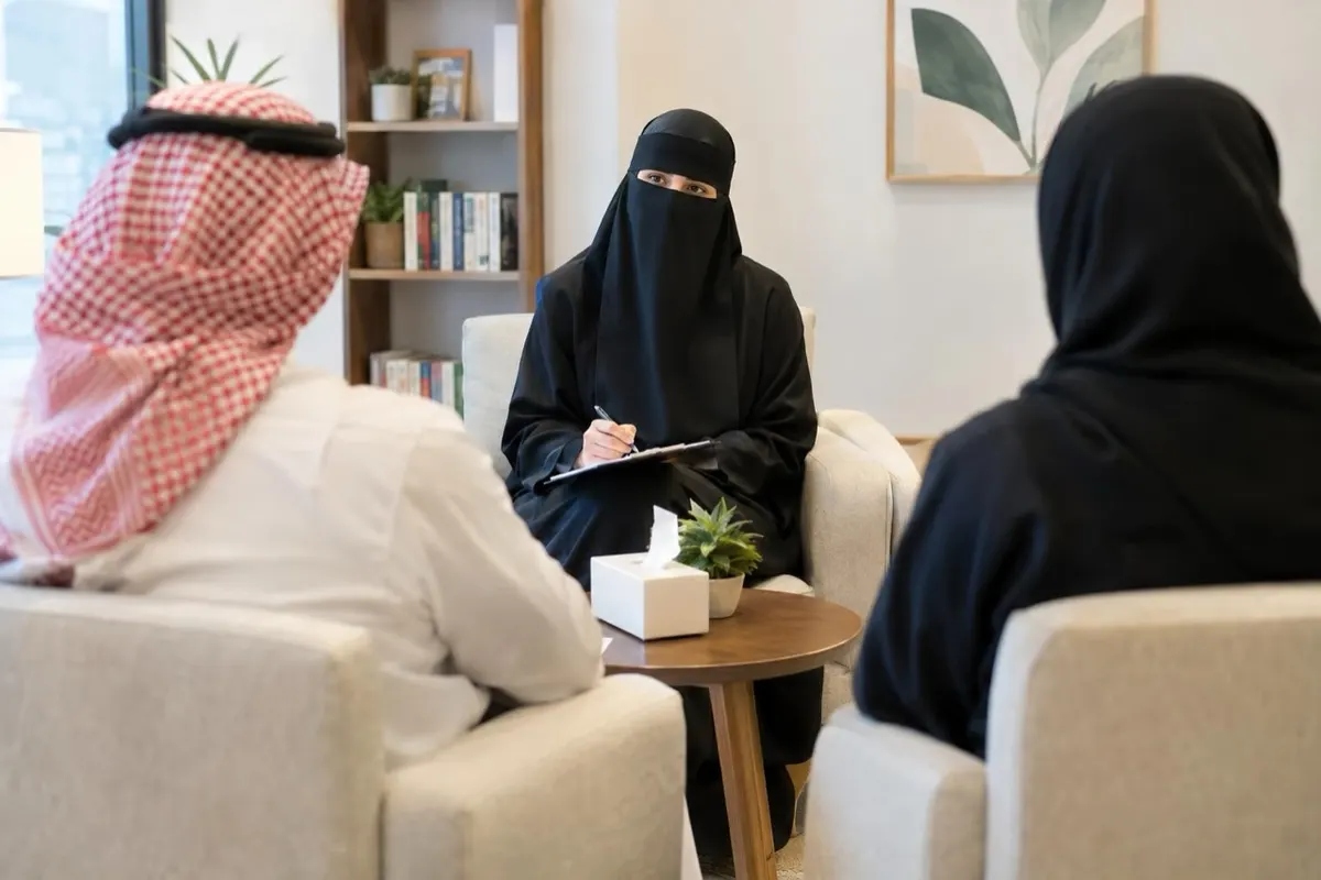 590 استشارة مجانية تدعم 400 أسرة بجمعية مودة في القطيف