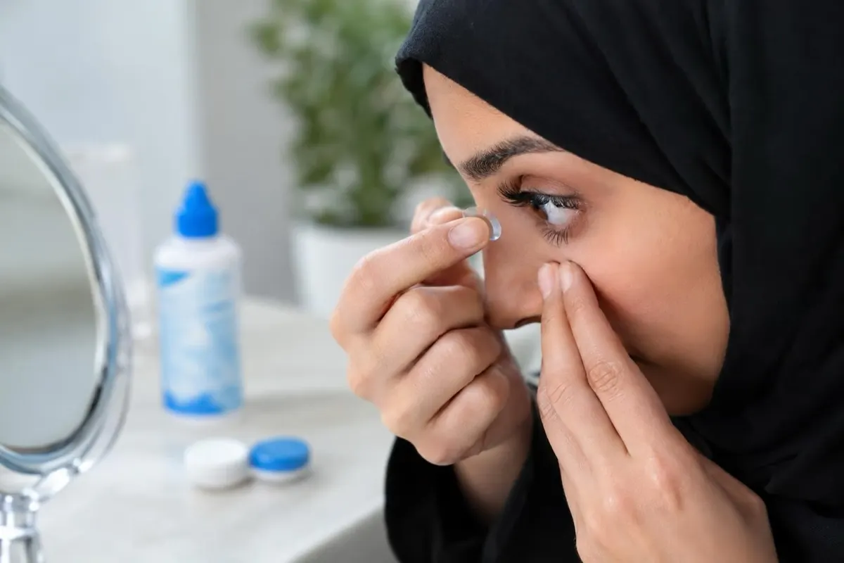 احذروا العمى الصامت: الاستخدام الخاطئ للعدسات اللاصقة يدمر صحة العين