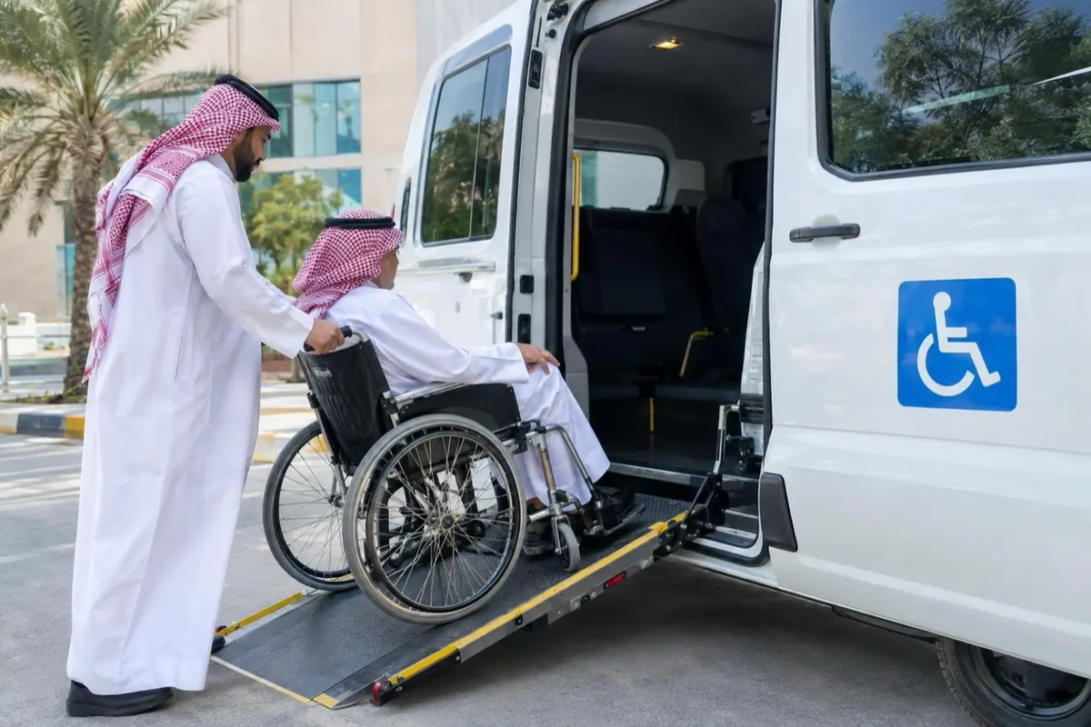 سيهات.. إطلاق «سيارة بركة الدار» لنقل كبار السن وذوي الإعاقة للمستشفيات