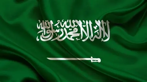 سفاراتنا في 14 دولة تدعو المتضررين من تأخر الرحلات للتواصل