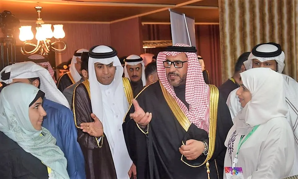 بصمة تطوعية جديدة لشباب القطيف وشابّاتها في “ماراثون الألوان”