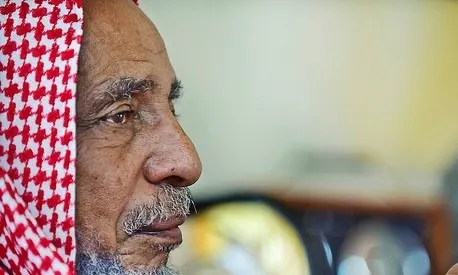 “الشايب النجدي” الذي أحبّه السعوديون.. و “هشتقوه”…!