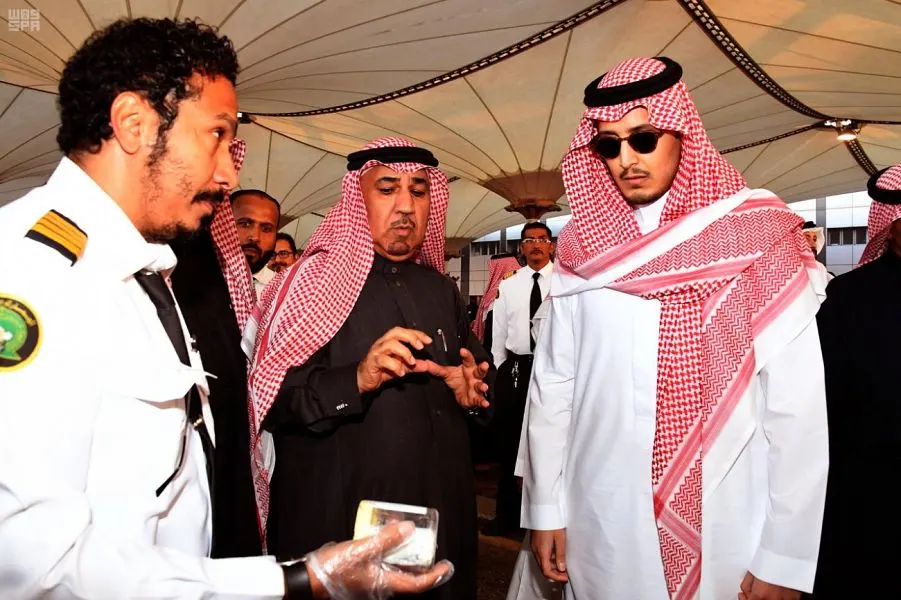 نائب أمير الشرقية يتفقد جسر الملك فهد