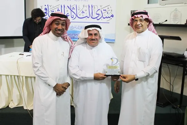 مهارات التواصل والقيادة في منتدى الثلاثاء