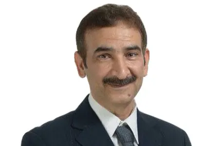 منير الحجي: 50 ألف ريال لمن يُعيد 5 لوحات مفقودة منذ 15 سنة