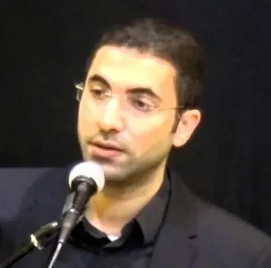 [شعر] سيد أحمد الماجد: عليٌ على حصير المجاز