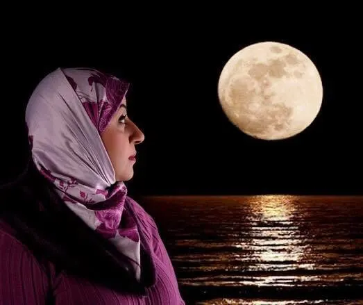 حِكايتي مع القمر