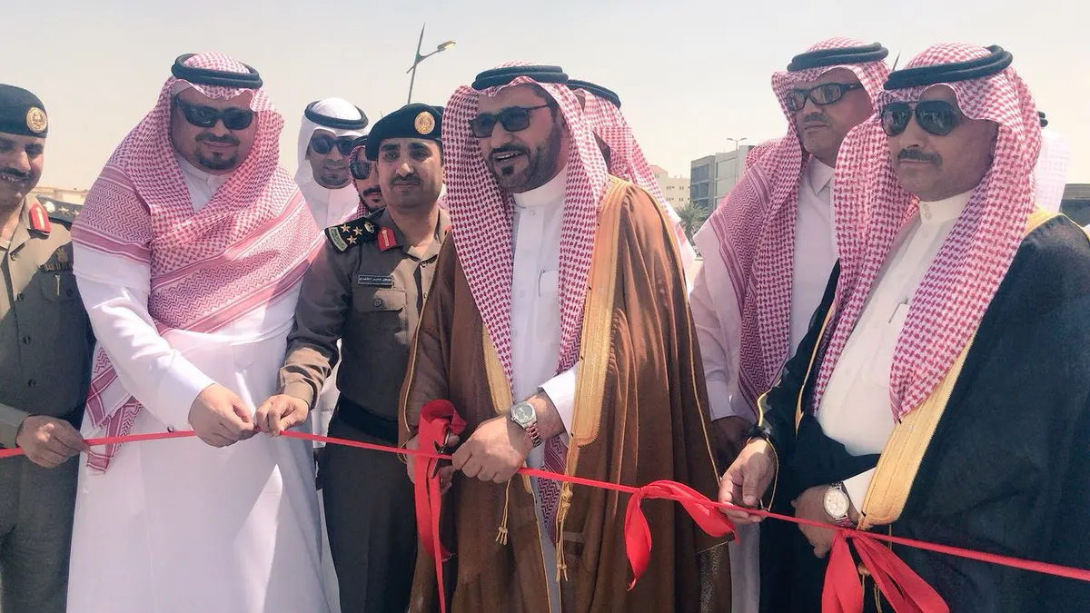 بلدية القطيف تدشن طريق الخليج