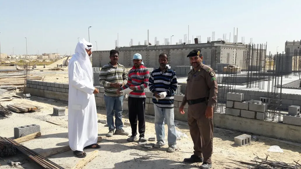 بعد المزارع.. “وطن بلا مخالف” تراقب عمّال البناء